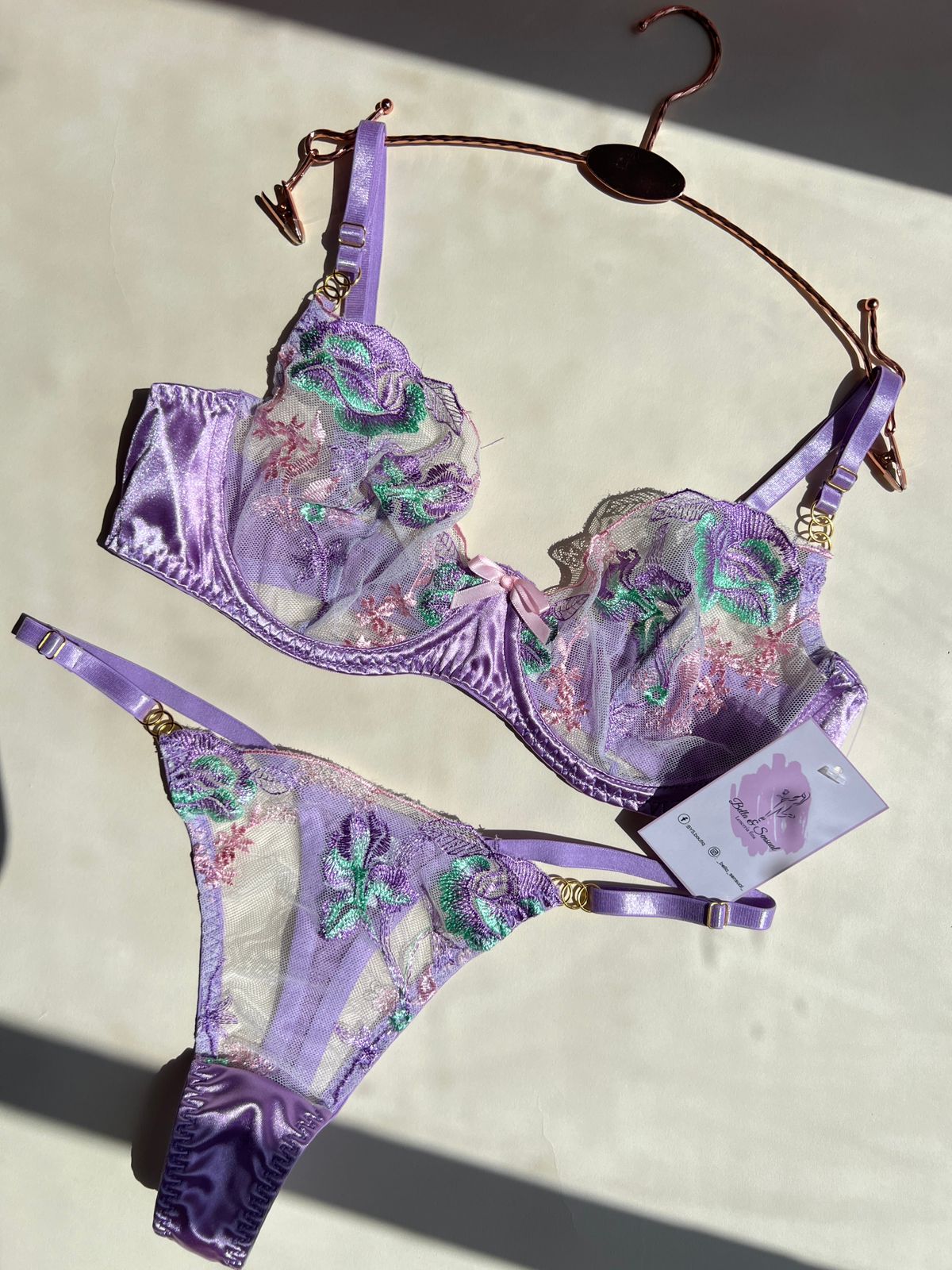 SET AMELIA